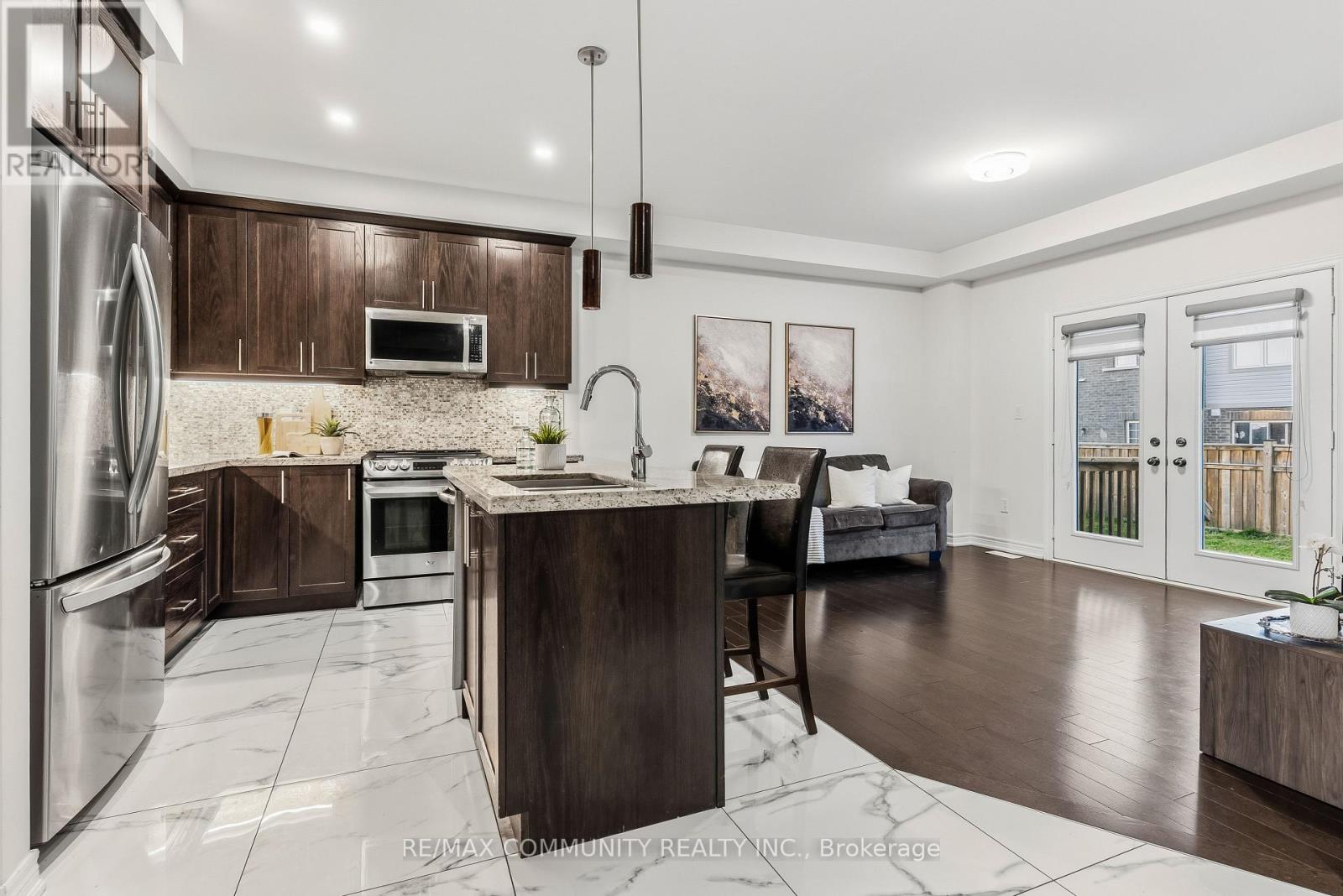 99 BILL HUTCHINSON CRESCENT - 23