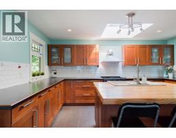 29 E Croker Island, North Vancouver, BC V0V0V0 Photo 12