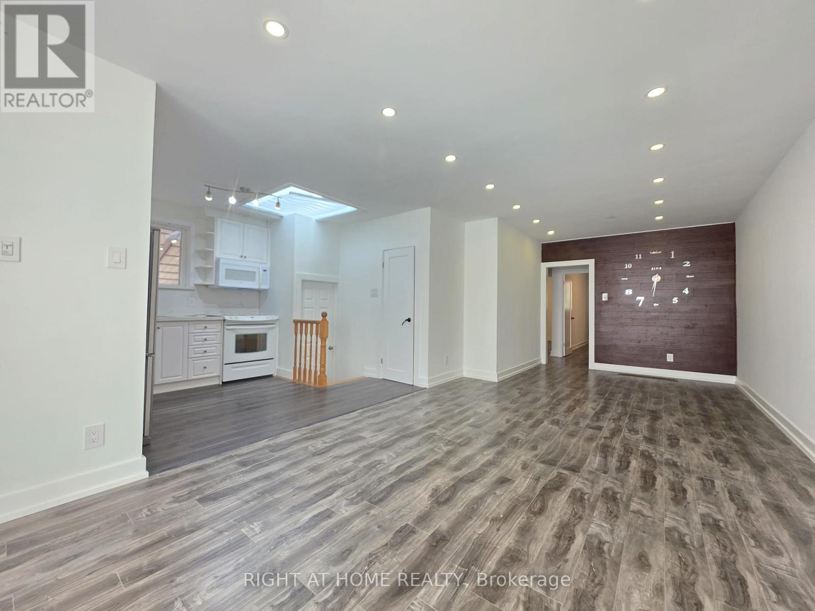 274 MCCONVEY DRIVE, Richmond Hill (Crosby) — photo 2