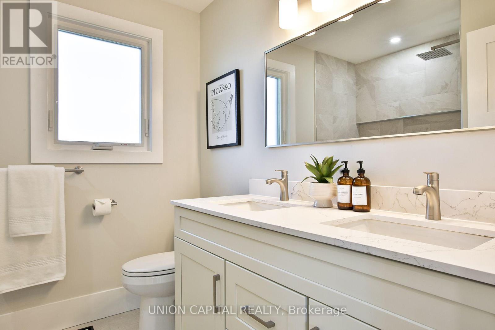 42 BAMBI CRESCENT - 43