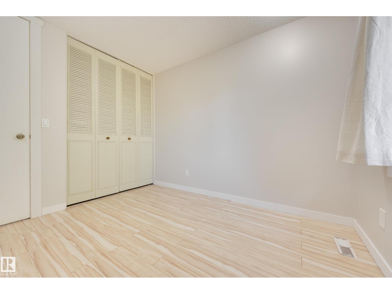 94 LACOMBE PT - Image 21
