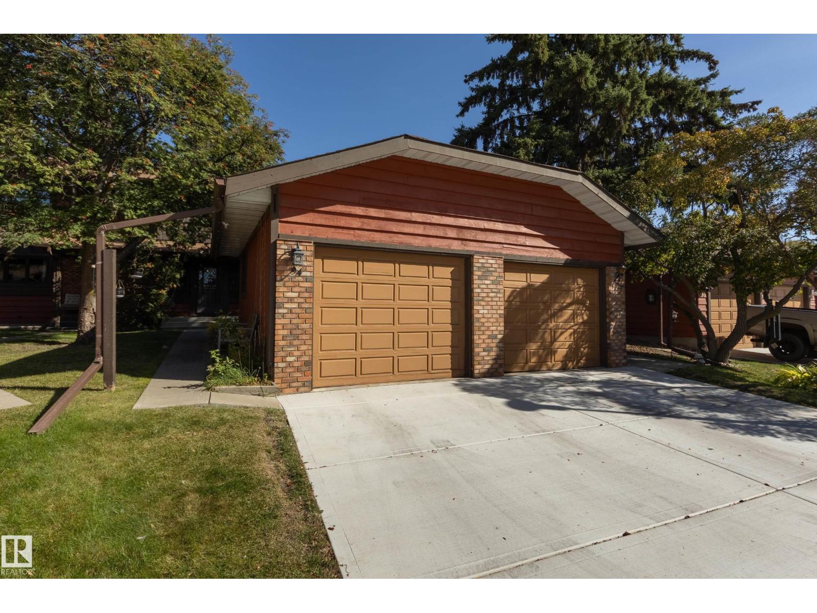 94 LACOMBE PT - Image 35