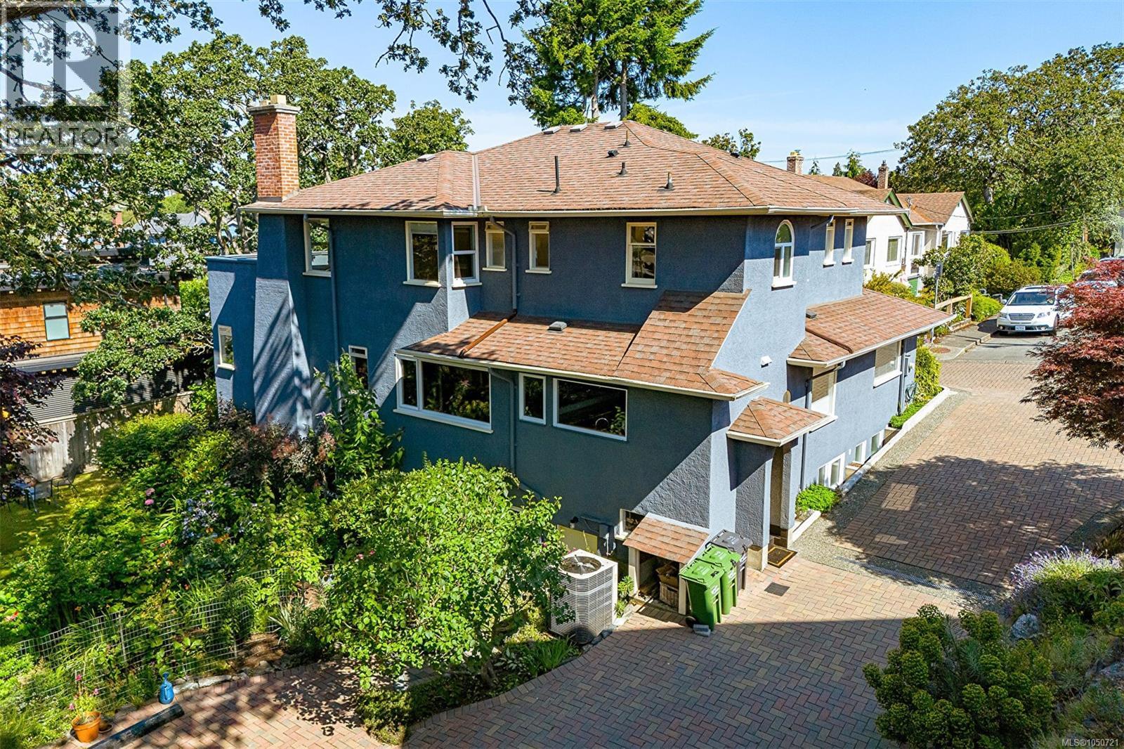  1 Briar Place, Victoria