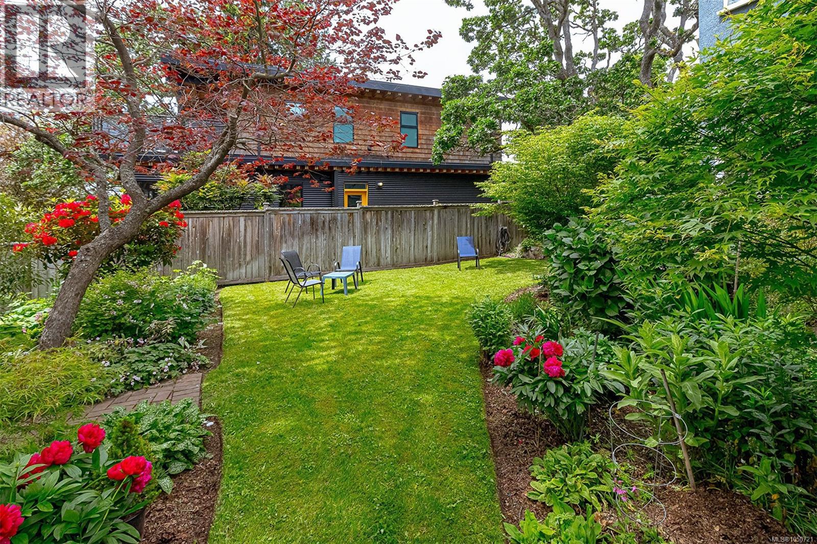 1 Briar Place, Victoria
