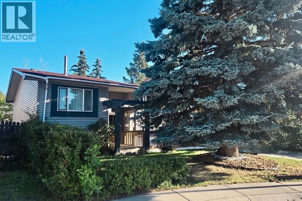 128 Pineland Place NE, Calgary, Alberta, T1Y3K2 — thumbnail 2