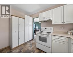 Primary Bedroom - 1106 Maclean Crescent, Cache Creek, BC V0K1H0 Photo 9