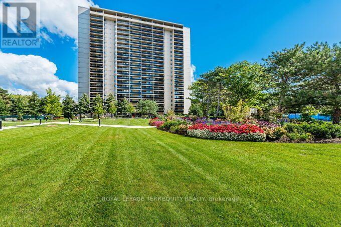 1102 - 812 BURNHAMTHORPE ROAD, Toronto (Markland Wood)
