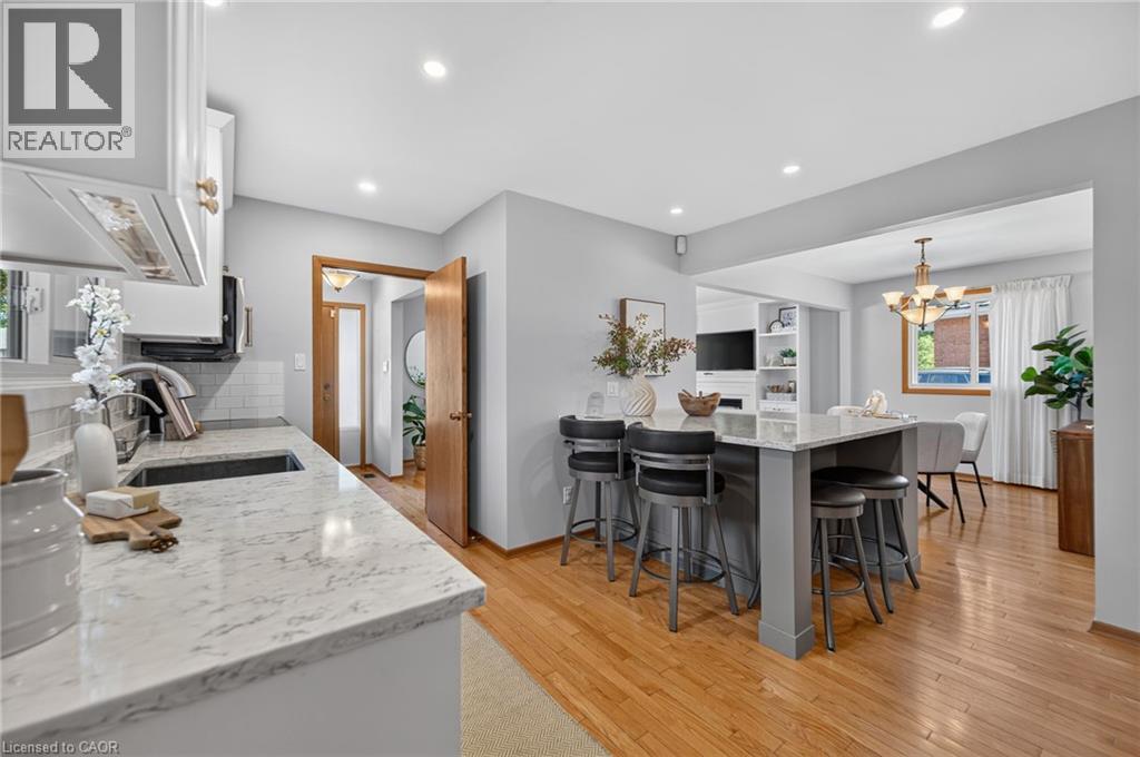 107 LAURENTIAN Drive, Kitchener — photo 12