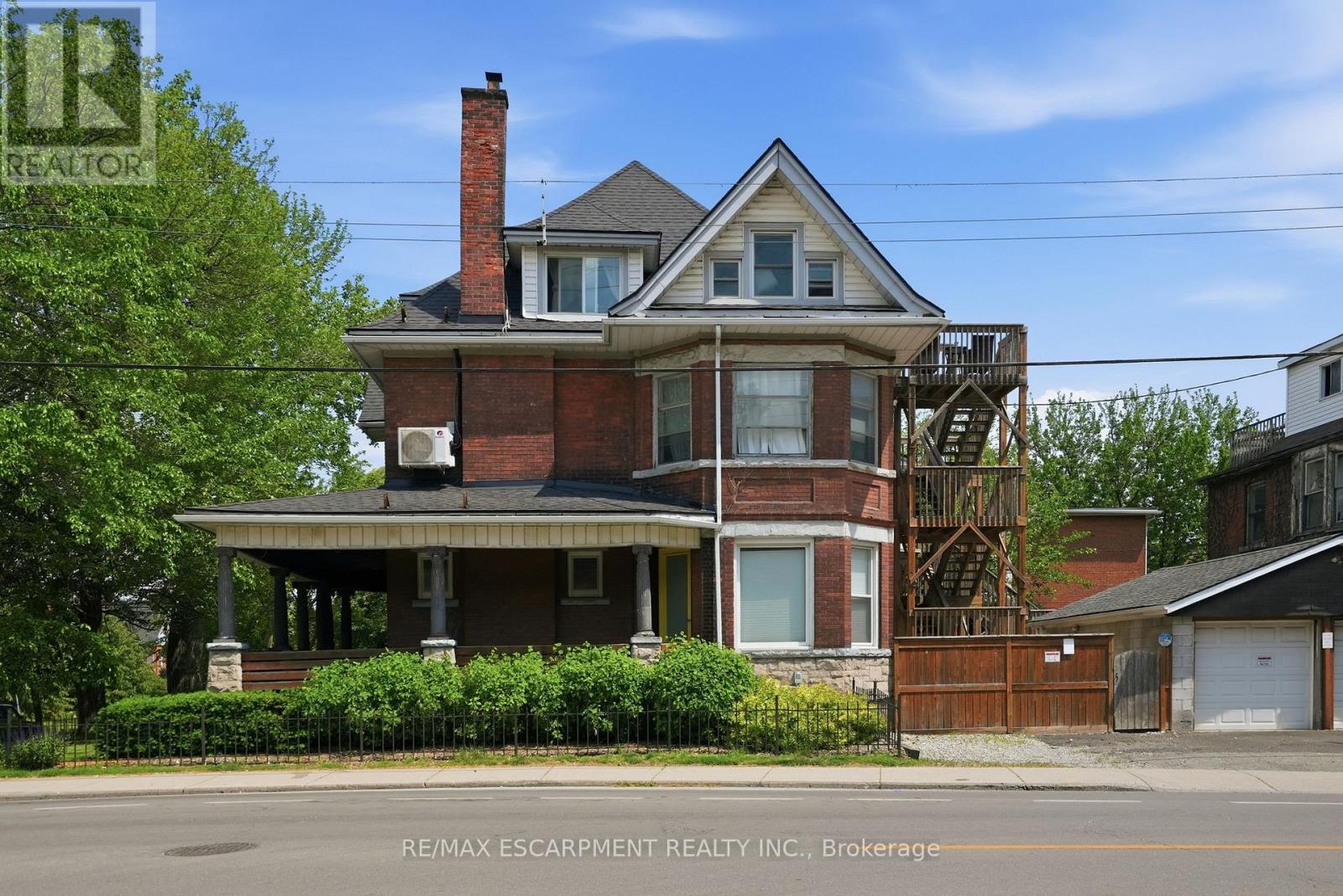 147 EMERALD STREET S, Hamilton (Stinson) — photo 3