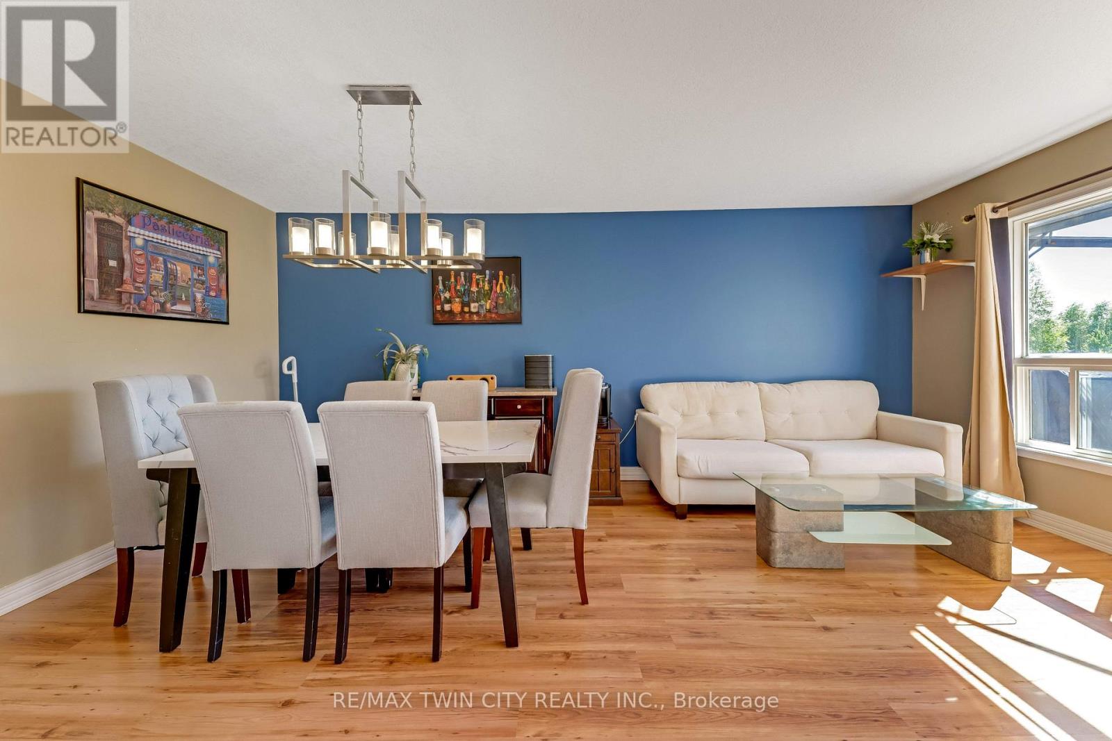 320 BRANDENBURG PLACE, Waterloo — photo 10