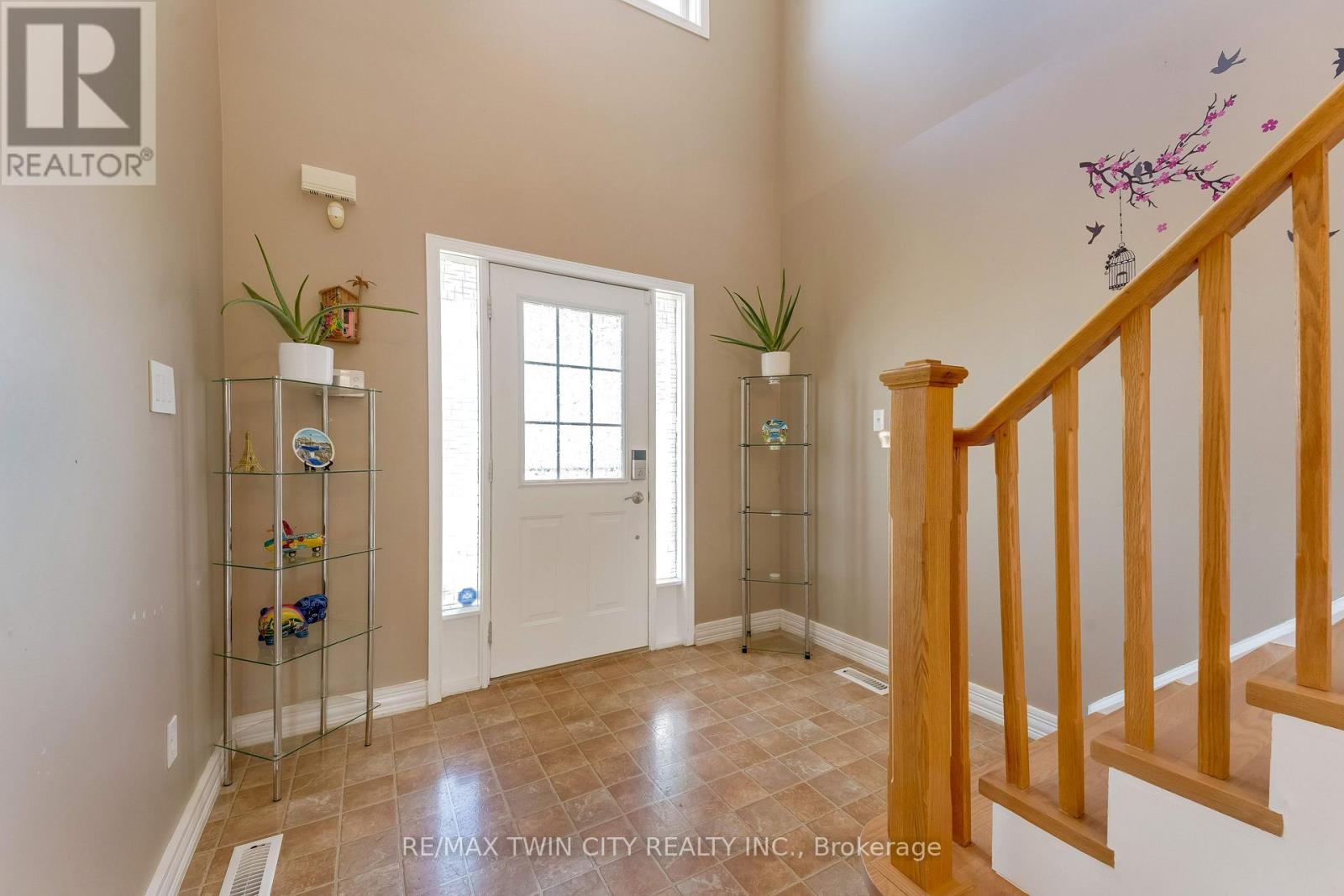 320 BRANDENBURG PLACE, Waterloo — photo 4