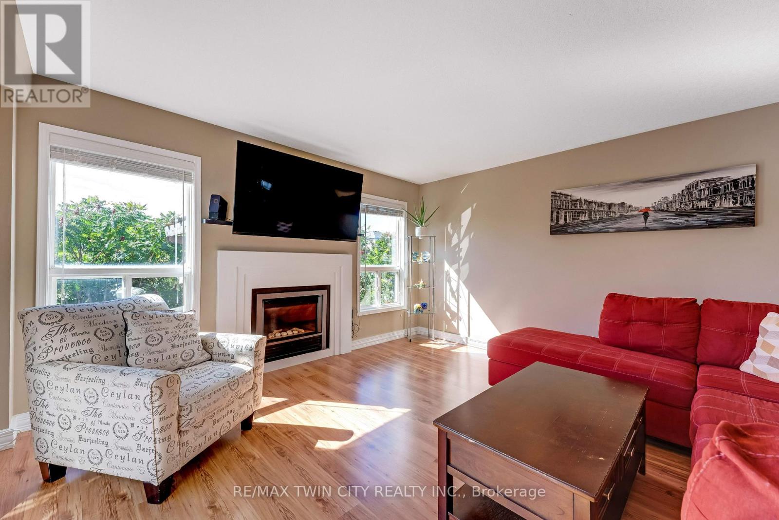 320 BRANDENBURG PLACE, Waterloo — photo 7