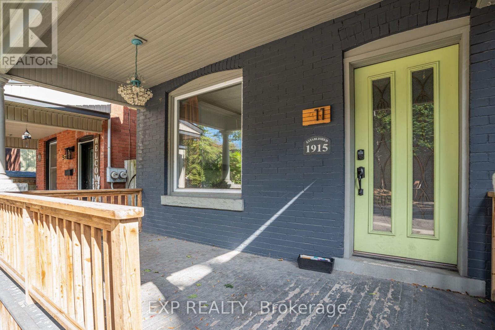 11 LORNE AVENUE, Hamilton (Blakeley) — photo 2