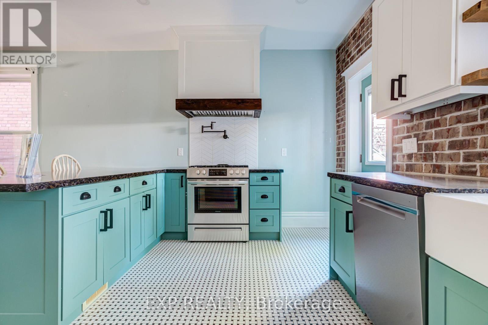 11 LORNE AVENUE, Hamilton (Blakeley) — photo 5