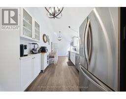 36 Queensdale Avenue W, Hamilton, ON L9C1B5 Photo 7