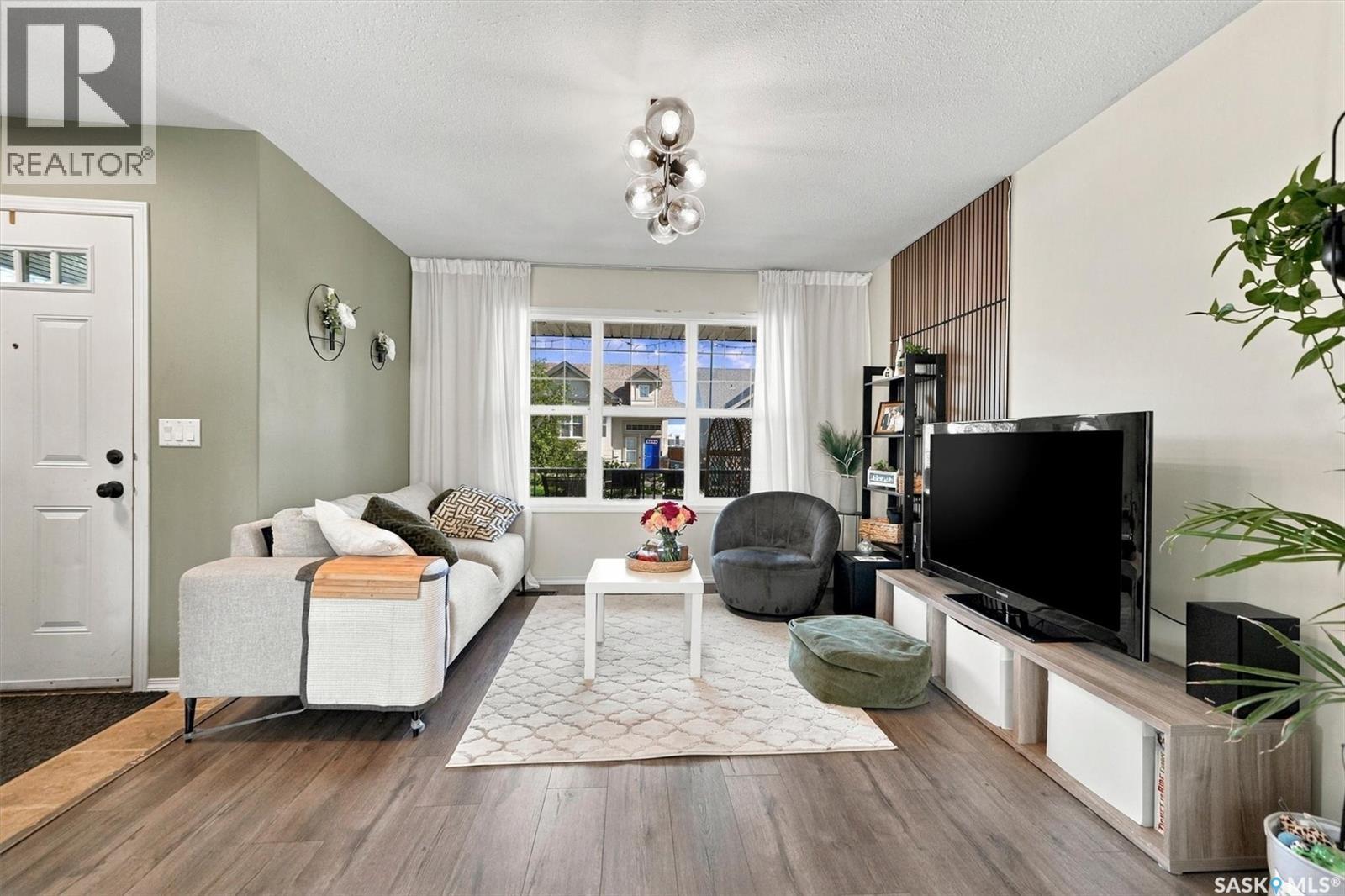 215 Coad MANOR - 3
