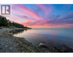 1426 Wilkinson Rd, Comox, BC V9M4B3 Photo 11