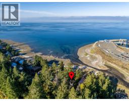1426 Wilkinson Rd, Comox, BC V9M4B3 Photo 47