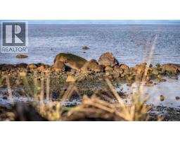 1426 Wilkinson Rd, Comox, BC V9M4B3 Photo 54