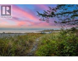 1426 Wilkinson Rd, Comox, BC V9M4B3 Photo 63