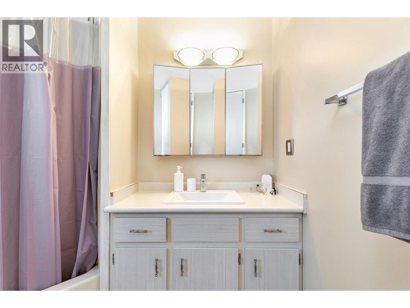 1660 Ufton Court Unit# 209, Kelowna
