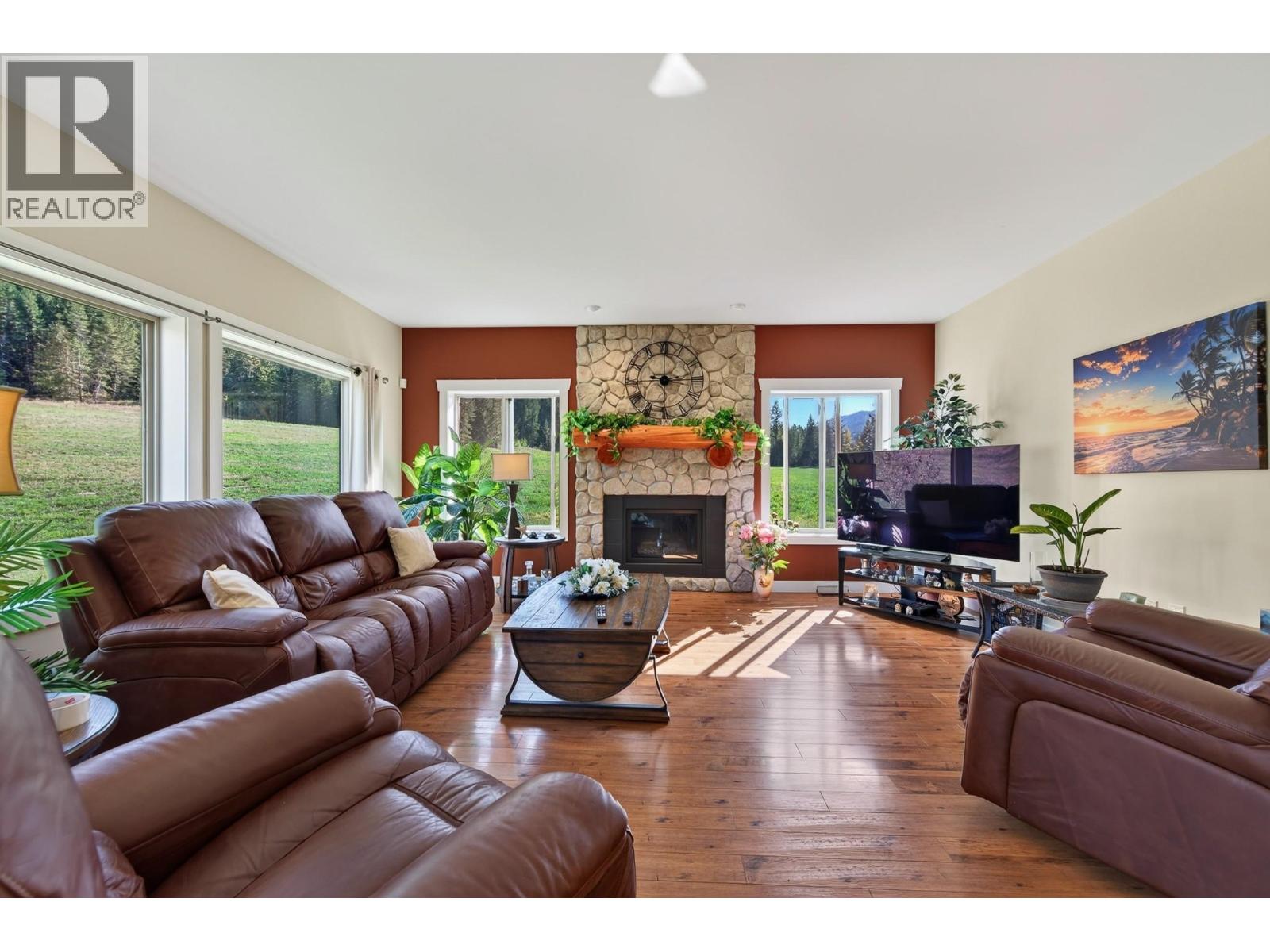 1672 Chase Falkland Road - 10