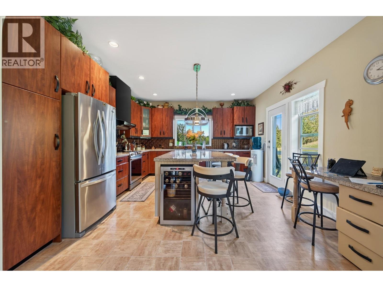 1672 Chase Falkland Road - 16