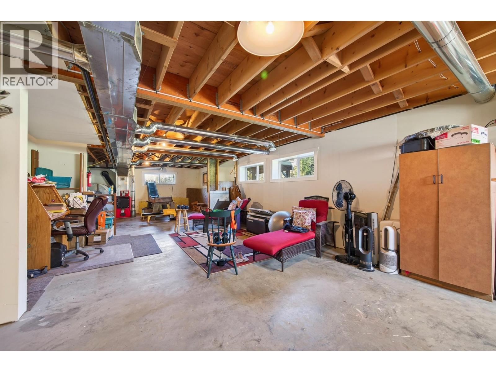 1672 Chase Falkland Road - 35