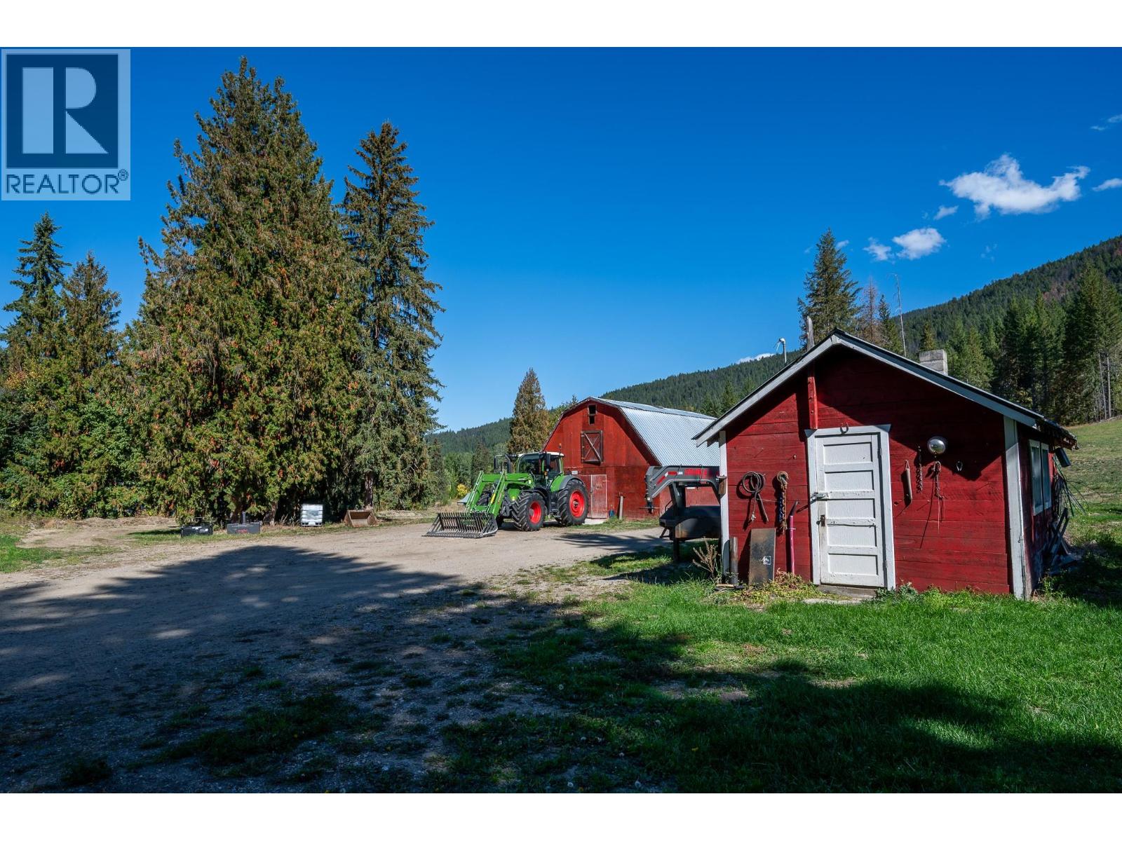1672 Chase Falkland Road - Image 47
