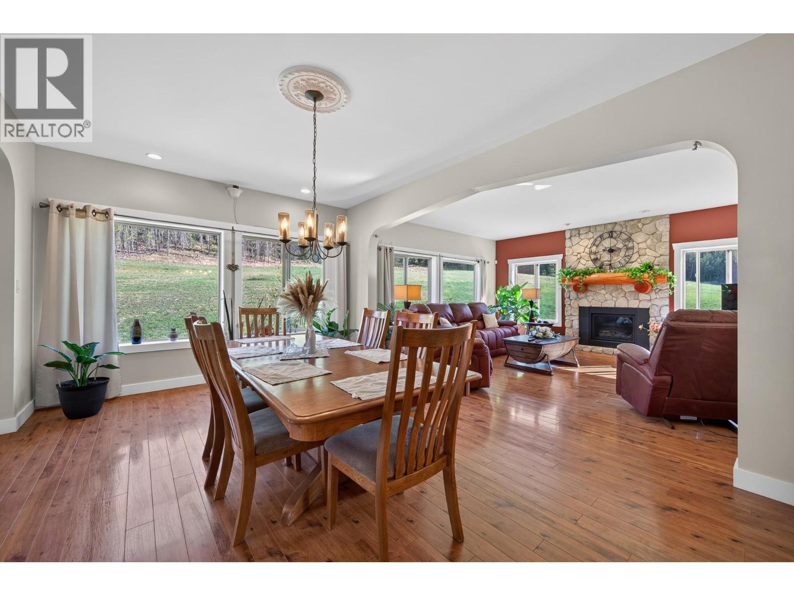 1672 Chase Falkland Road - Image 9