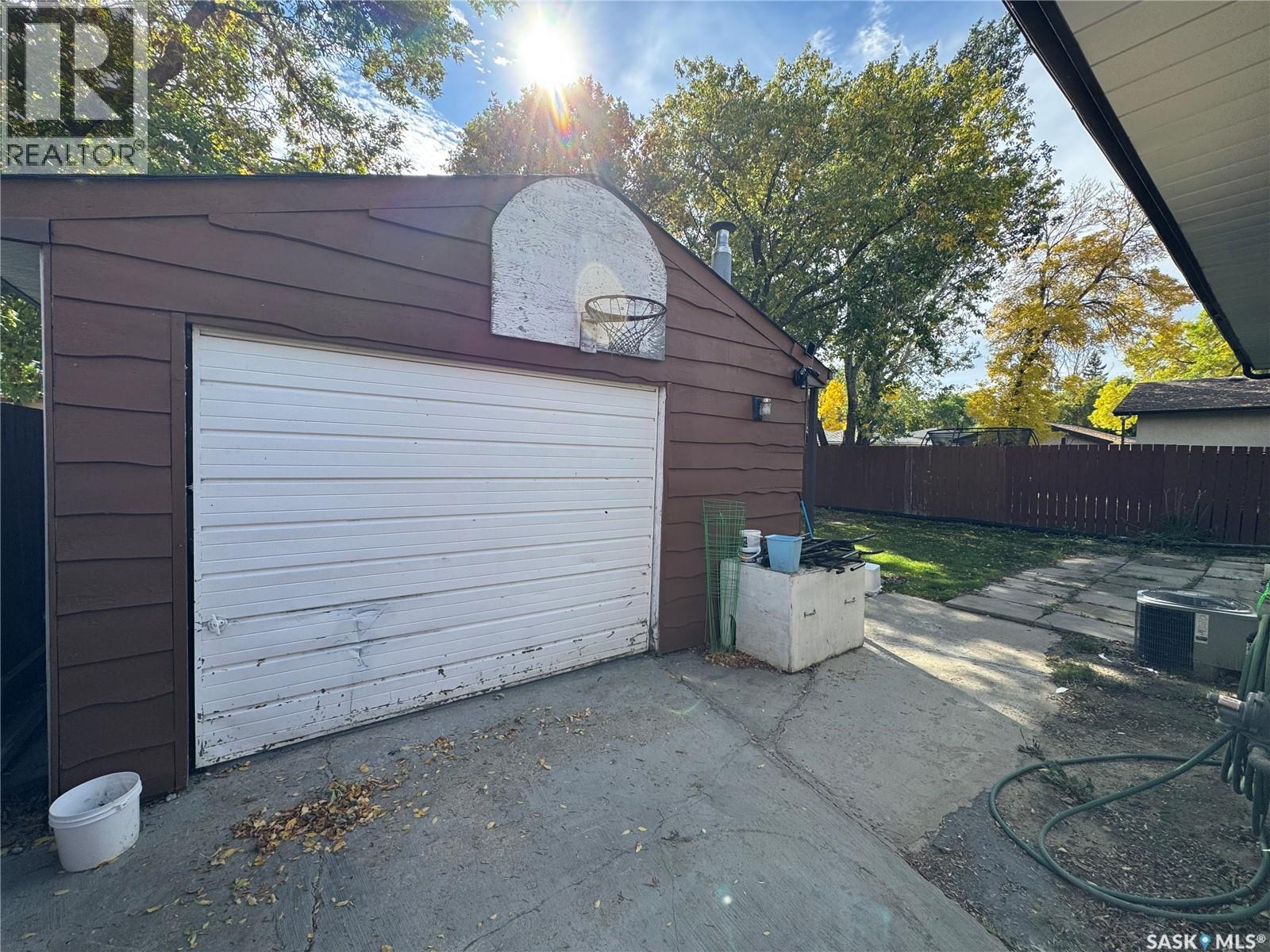 1909 7th AVENUE E, Regina — photo 27