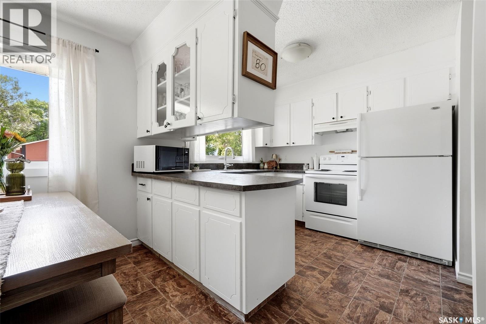 80 Eden AVENUE - 10