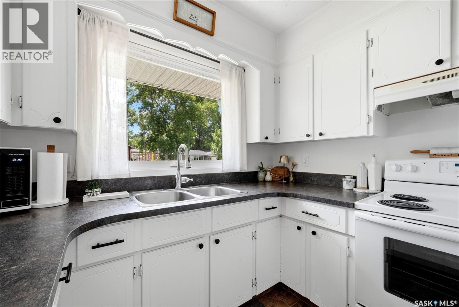80 Eden AVENUE - 12