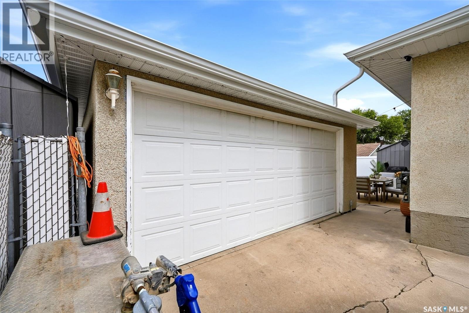 80 Eden AVENUE - 41