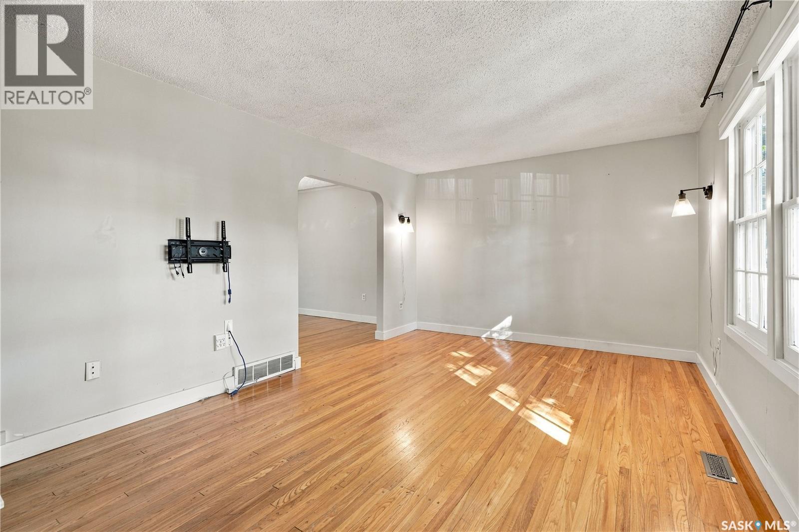 221 Elm STREET, Saskatoon — photo 10