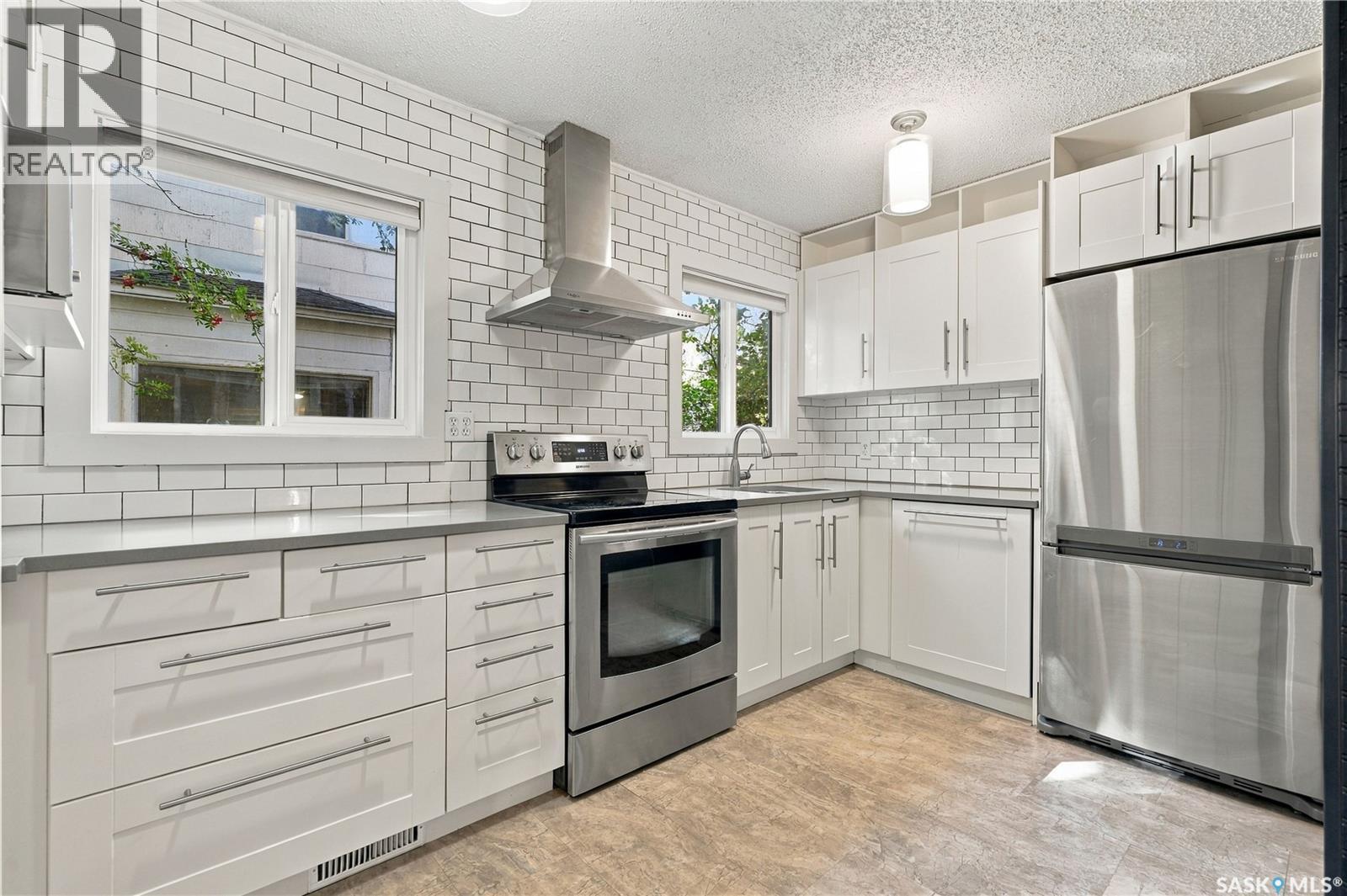 221 Elm STREET, Saskatoon — photo 7