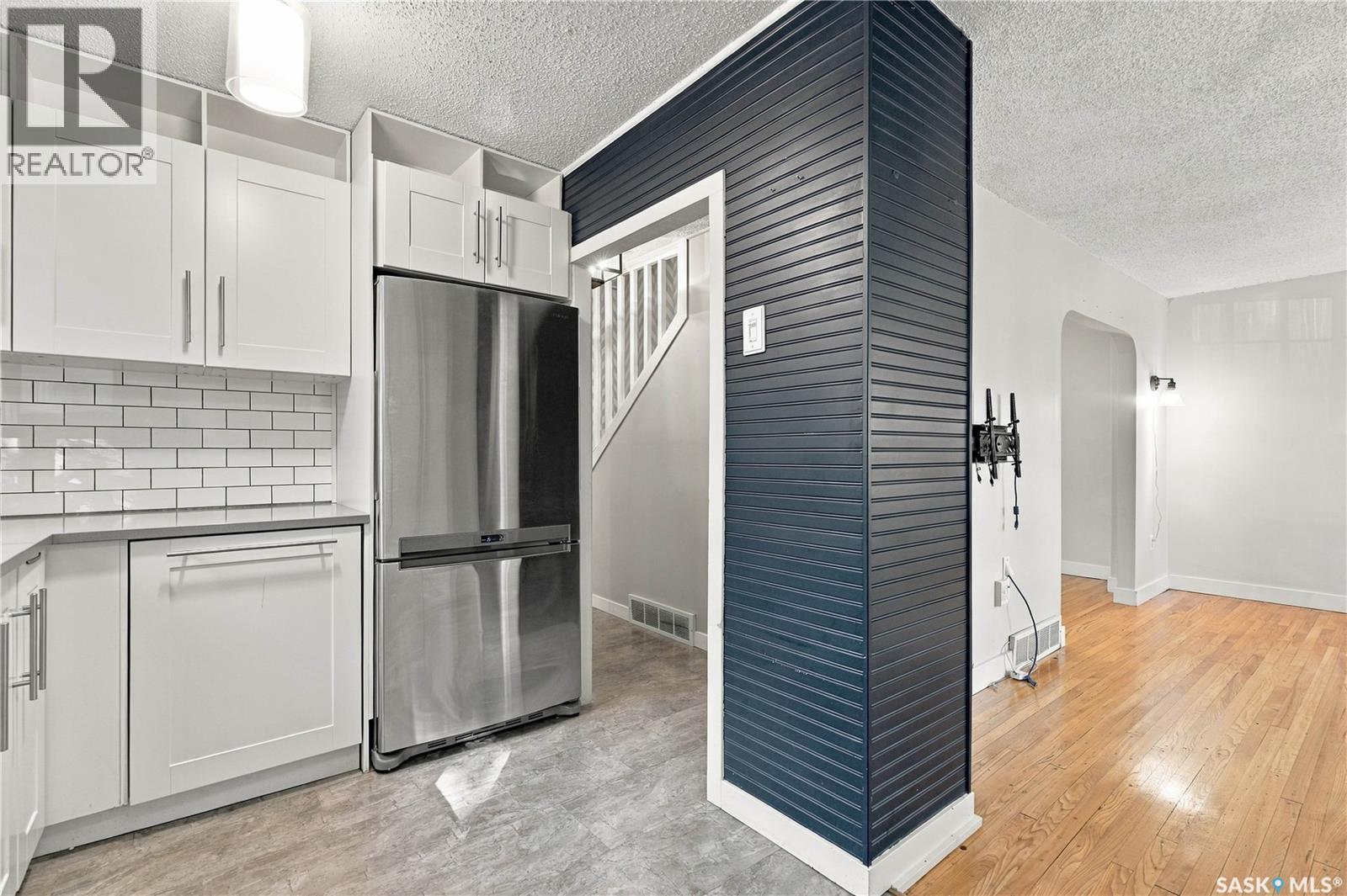 221 Elm STREET, Saskatoon — photo 8