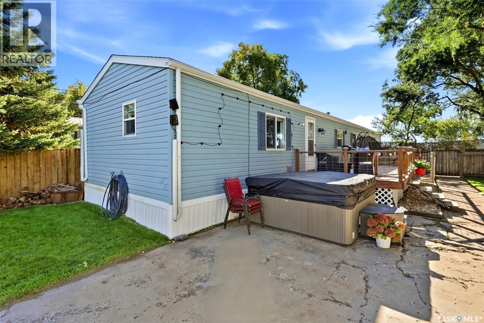 44 Walters COURT, Pilot Butte — photo 34