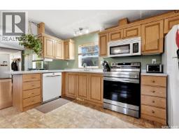 Kitchen - 44 Walters Court, Pilot Butte, SK S0G3Z0 Photo 7