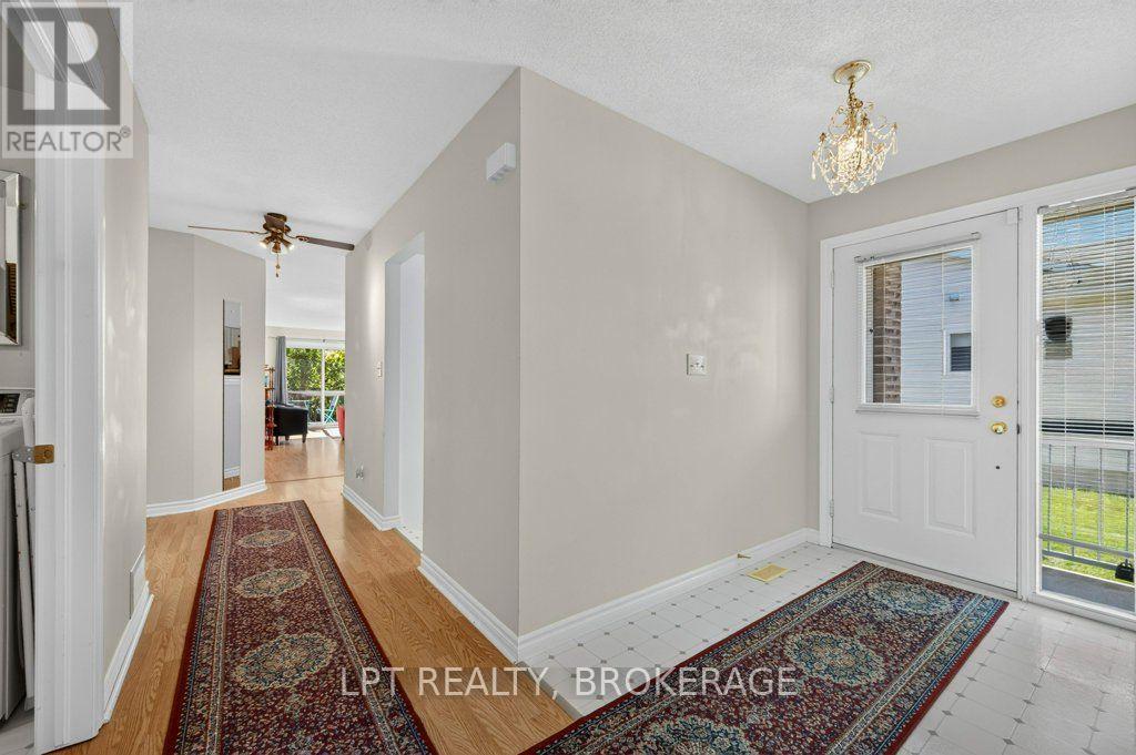 401 WATERLOO DRIVE, Kingston (East Gardiners Rd) — photo 10