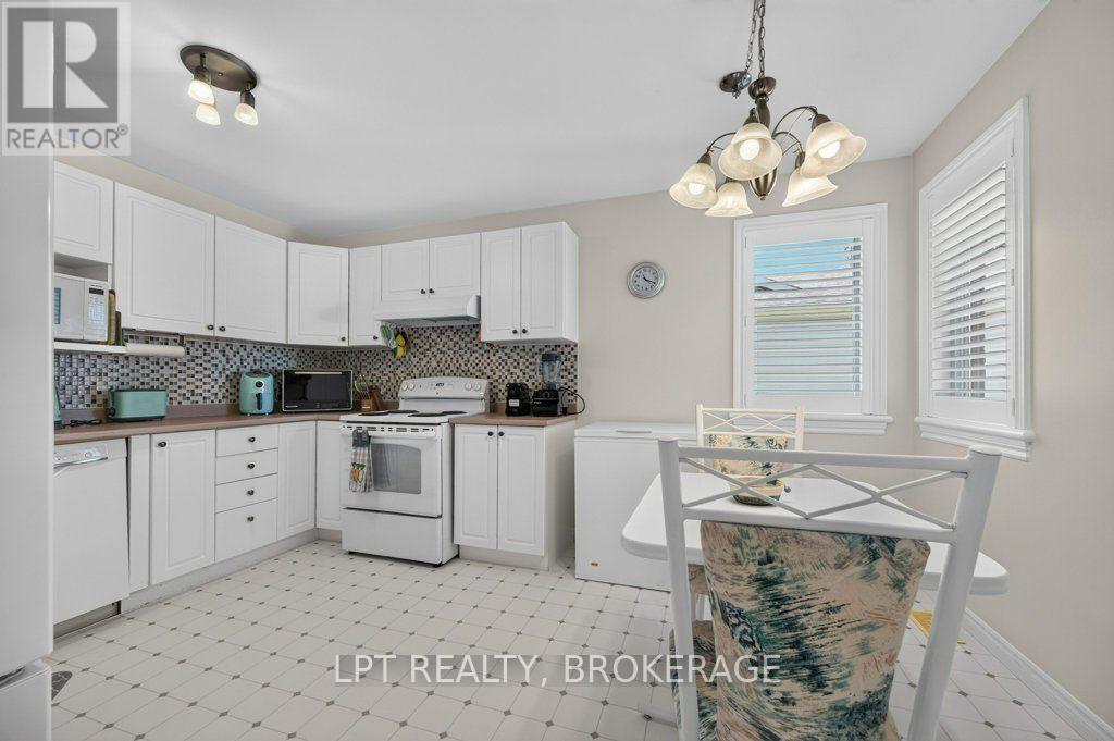 401 WATERLOO DRIVE, Kingston (East Gardiners Rd) — photo 11
