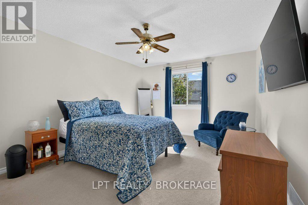 401 WATERLOO DRIVE - Image 20