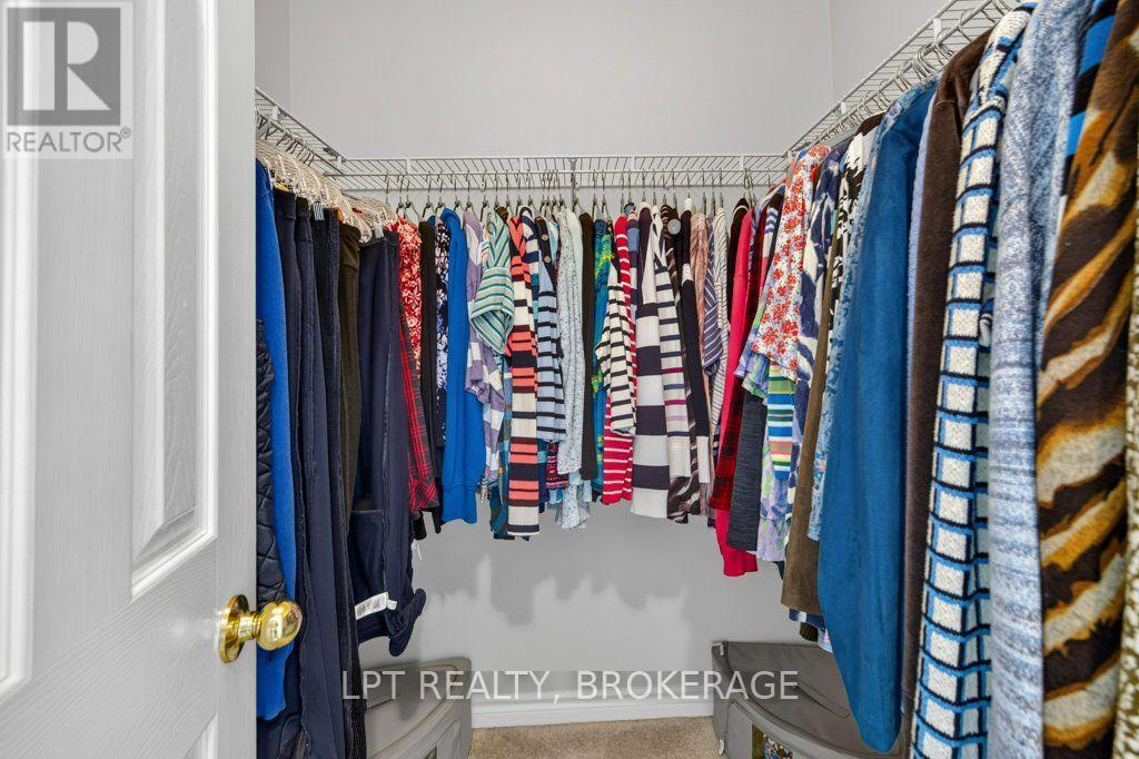401 WATERLOO DRIVE - Image 23