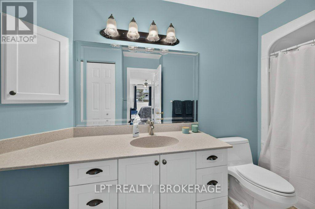 401 WATERLOO DRIVE - Image 24
