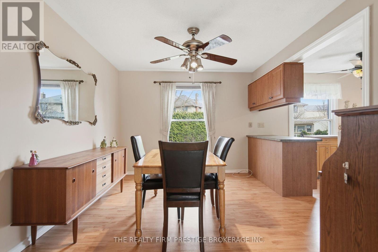 126 GARDENVALE CRESCENT, London South (South N) — photo 9