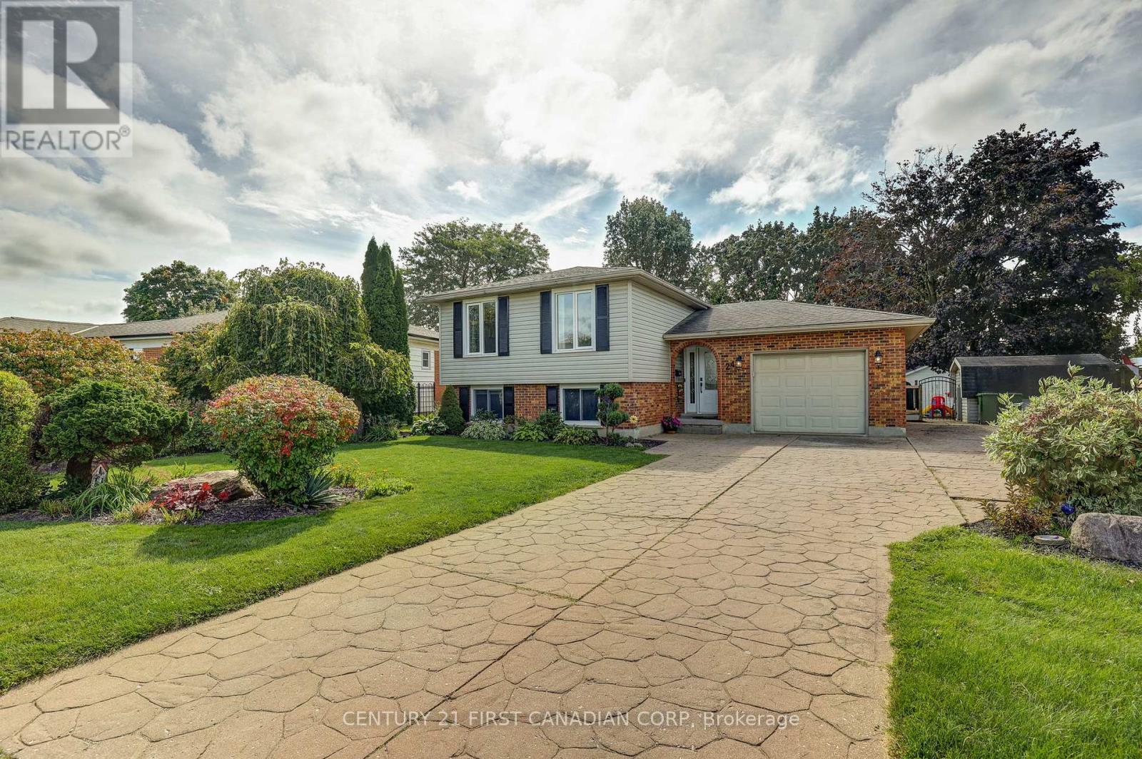 24 ERINLEA DRIVE, St. Thomas — photo 3