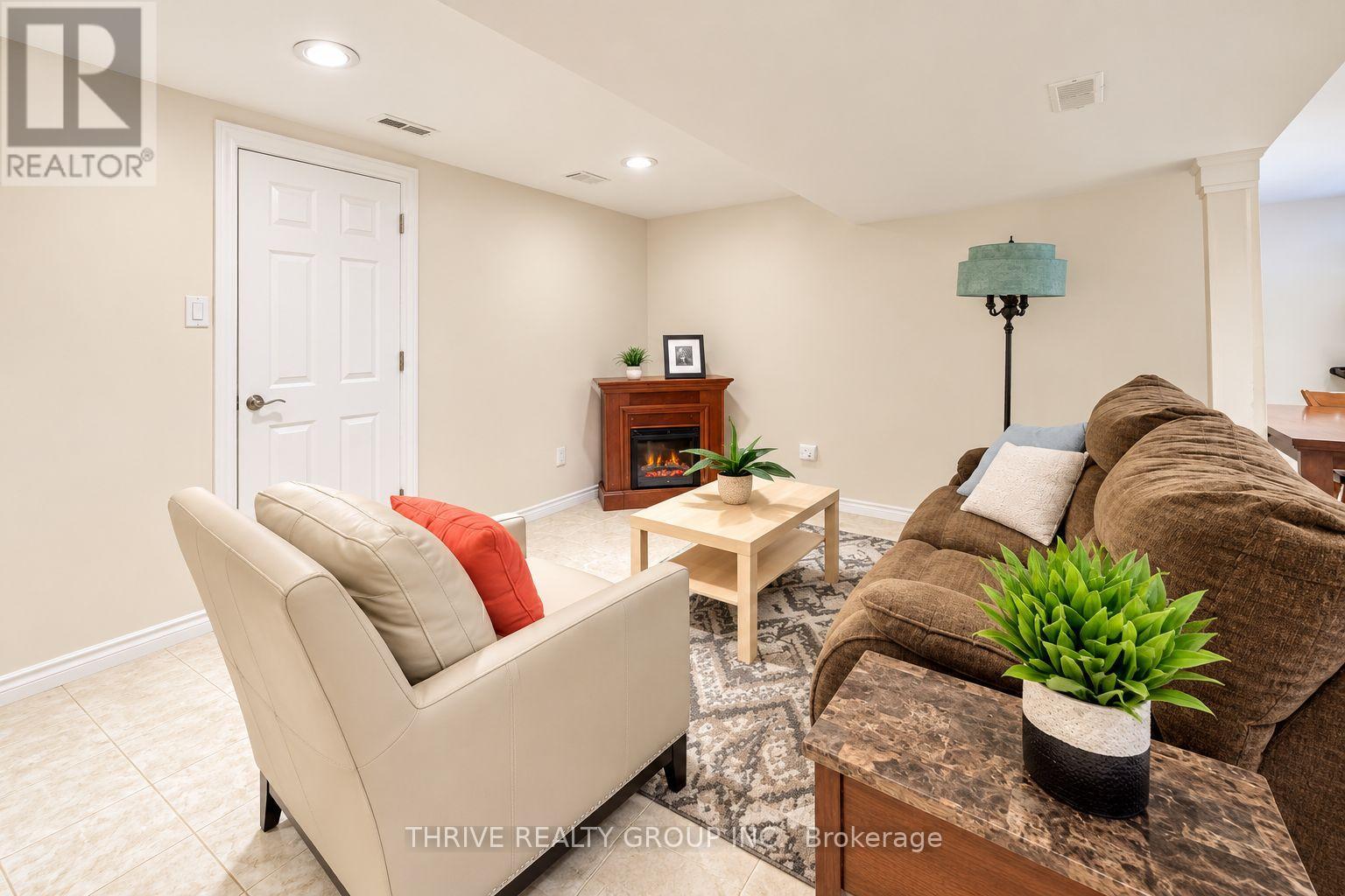 632 SHERENE TERRACE, London North (North P) — photo 11