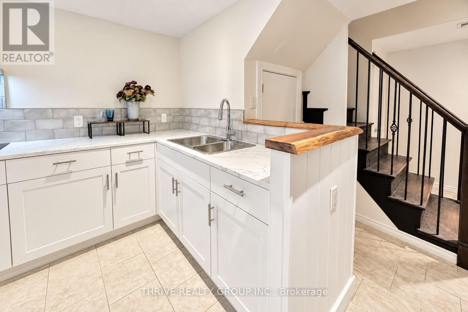 632 SHERENE TERRACE, London North (North P) — photo 8