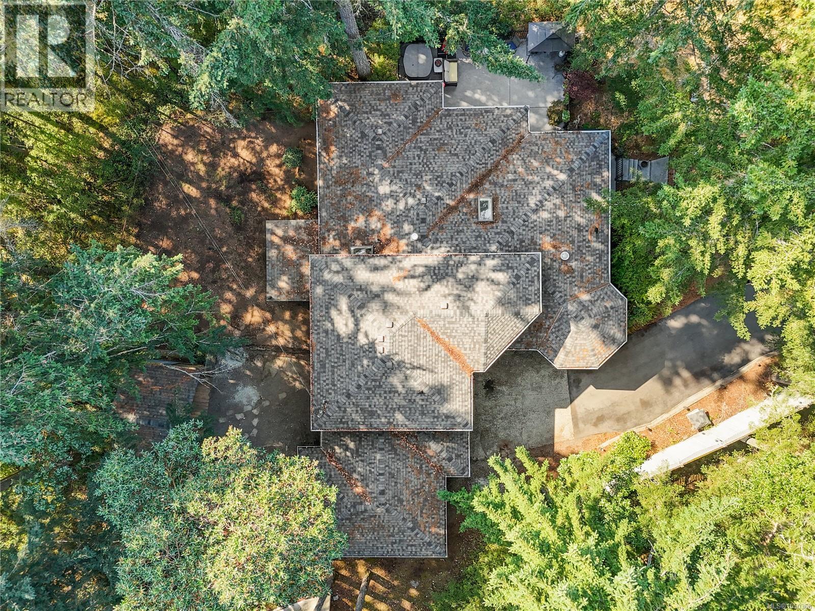 661 Millstream Lake Rd - Image 34
