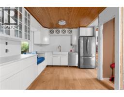 436 Hemlock Ave, Gabriola Island, BC V0R1X1 Photo 10